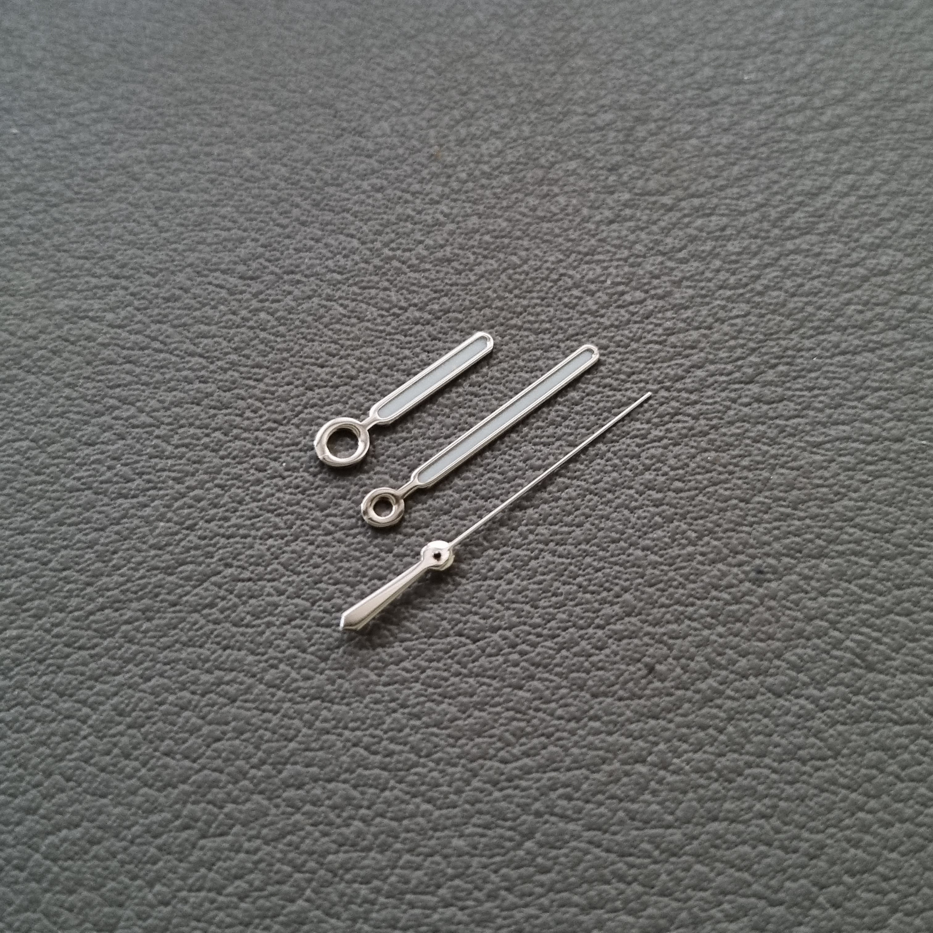 Silver Nautilus-Style Hand Set - HAN060