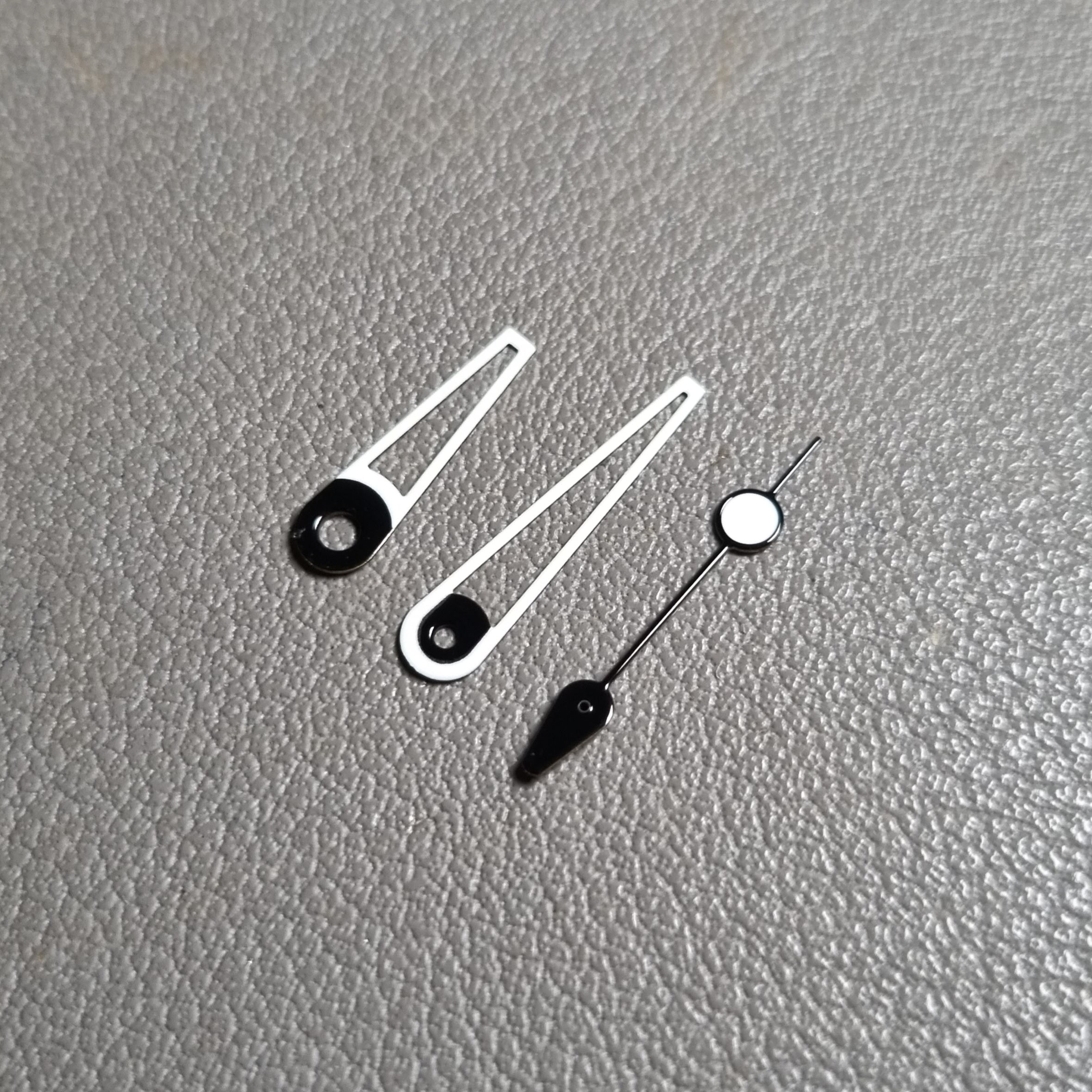 Ming-Style Hand Set - HAN066