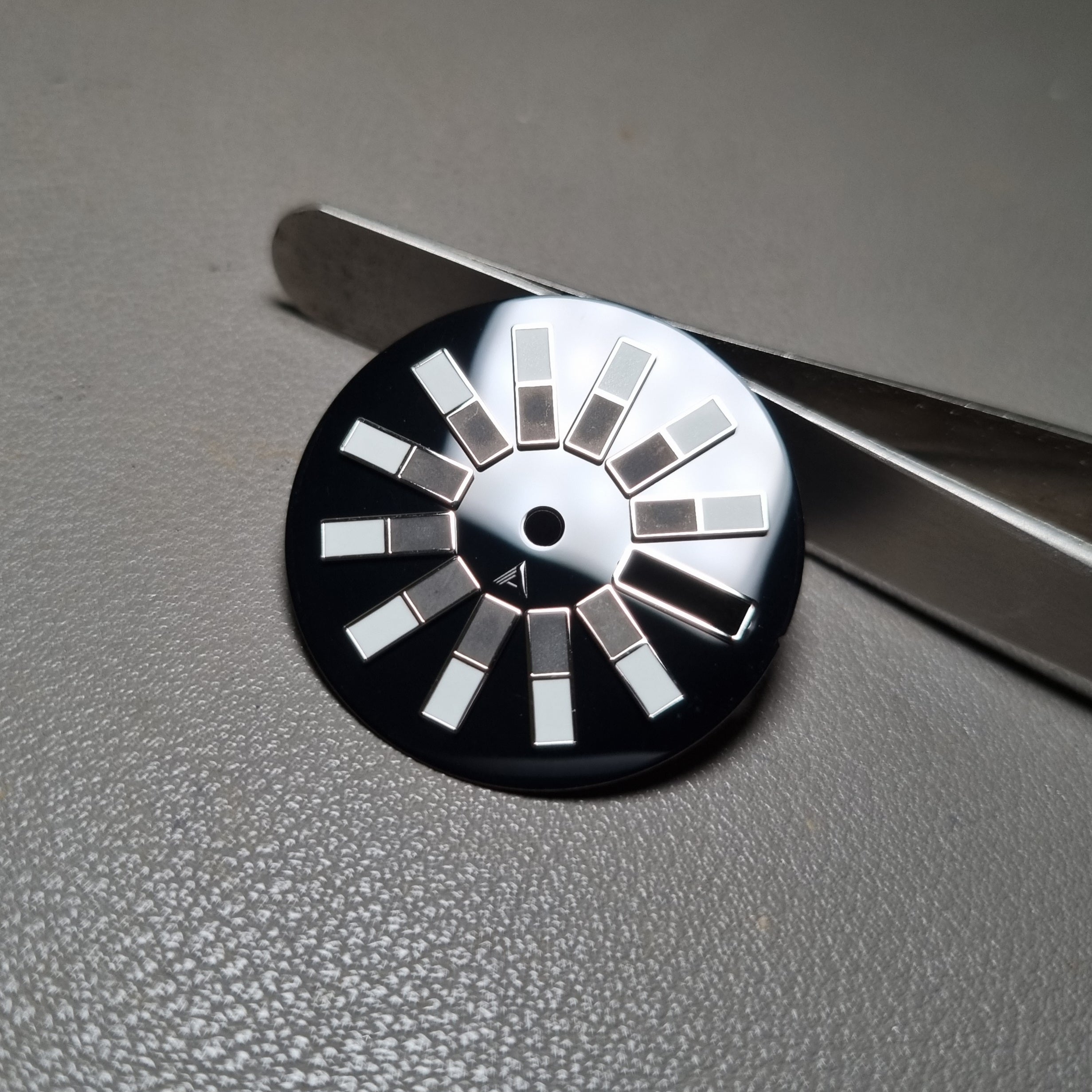 Ando Ando Ando DDID - Day-Date Integrated Dial - DIA099