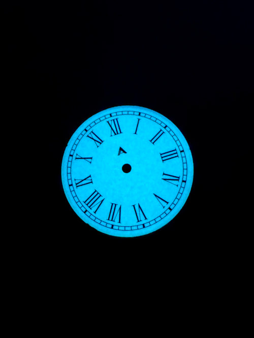 Full lume watch dial with enamel finishing in glow