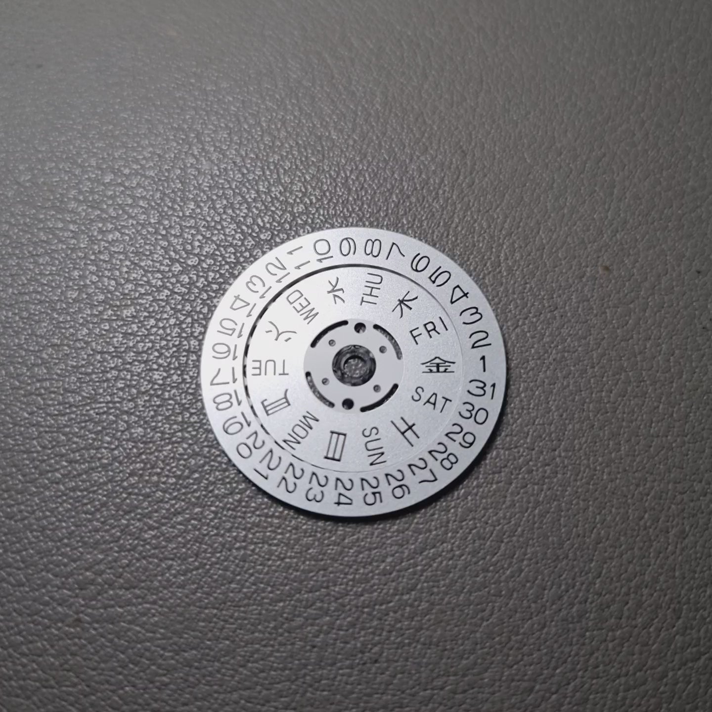 MVT034 NH36 Kanji Day Date Wheels in Vintage Silver