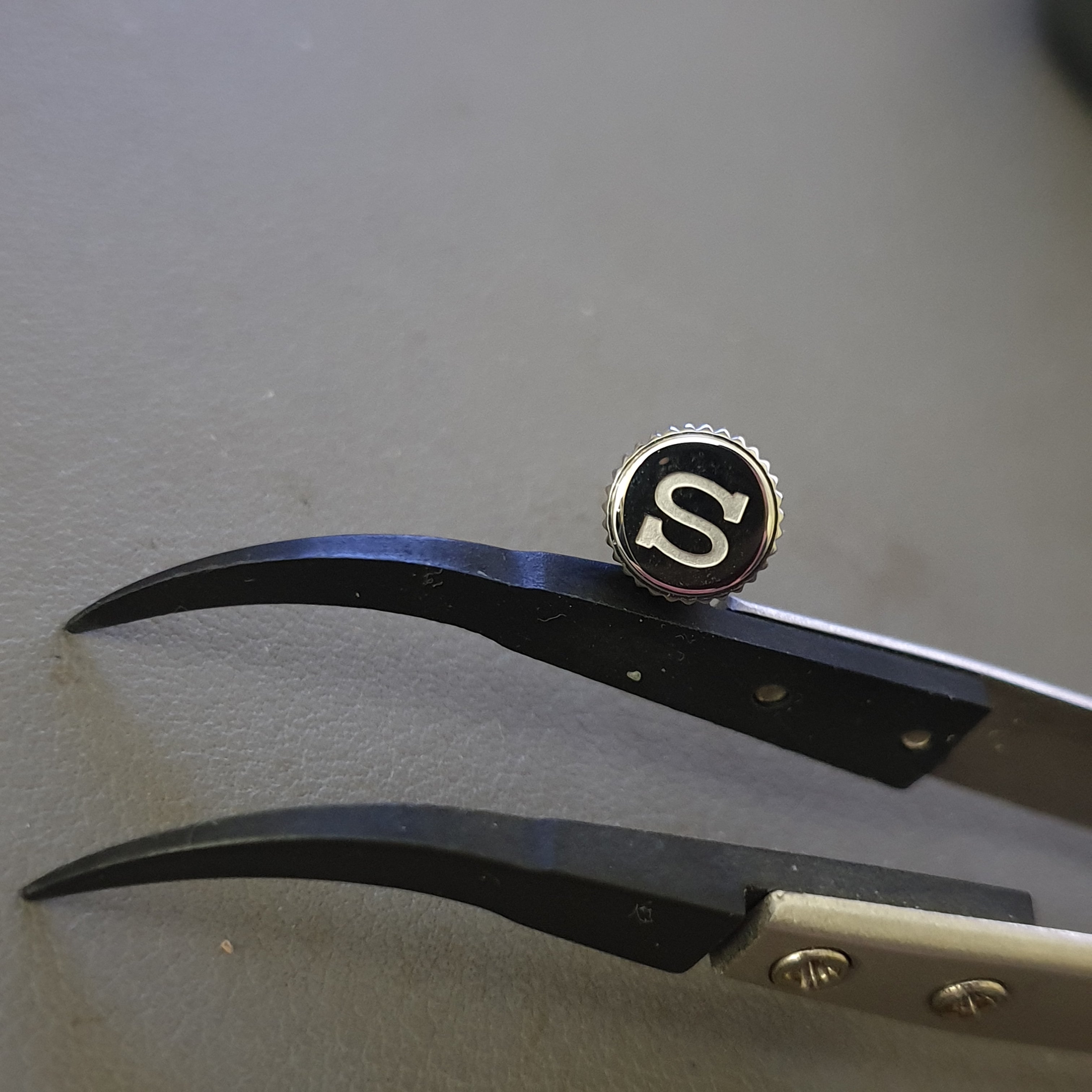 CRN012 SKX007 Polished Low-Profile Jumbo Crown