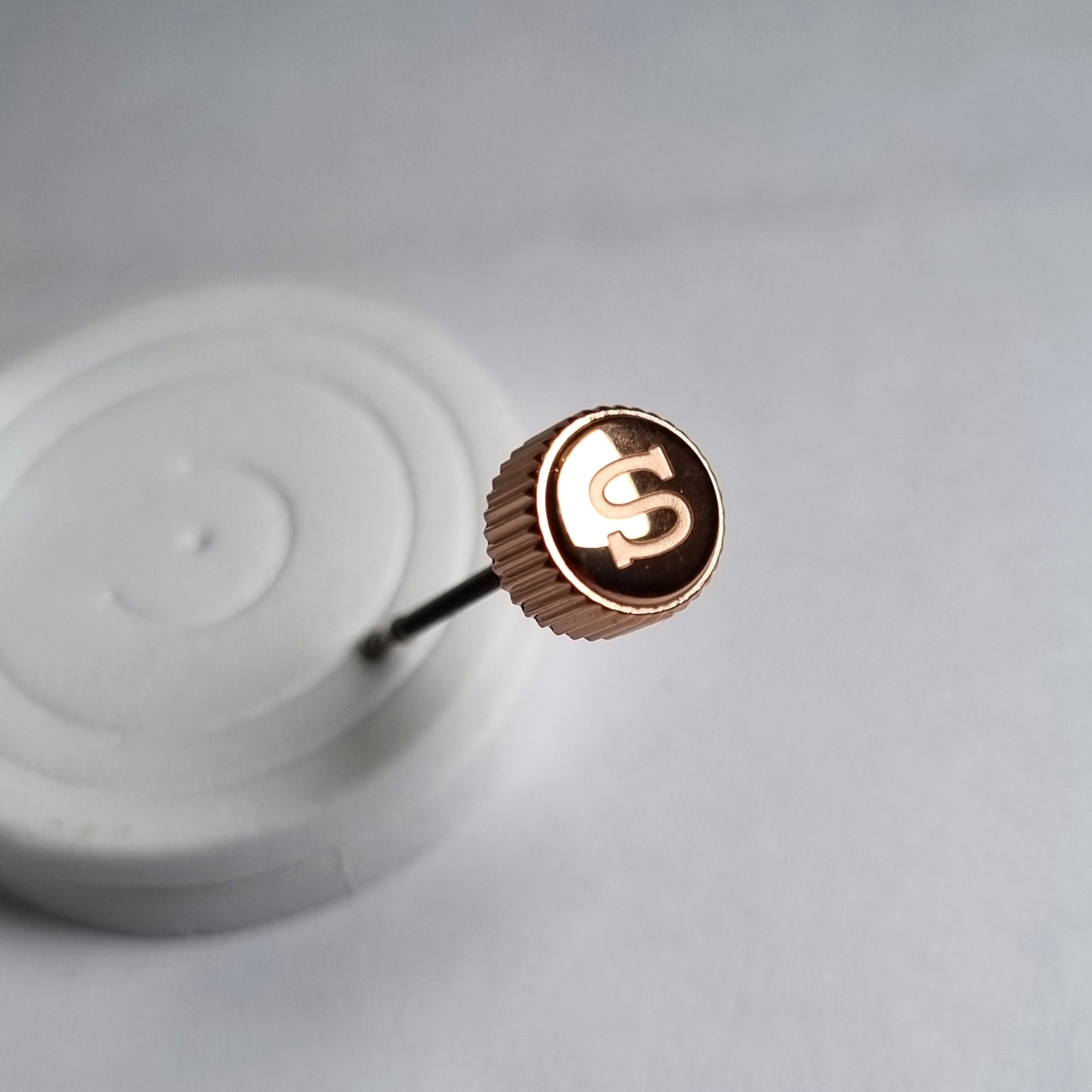 CRN016 SKX007 Polished Rose Gold Coin-Edged Crown with Engraved S