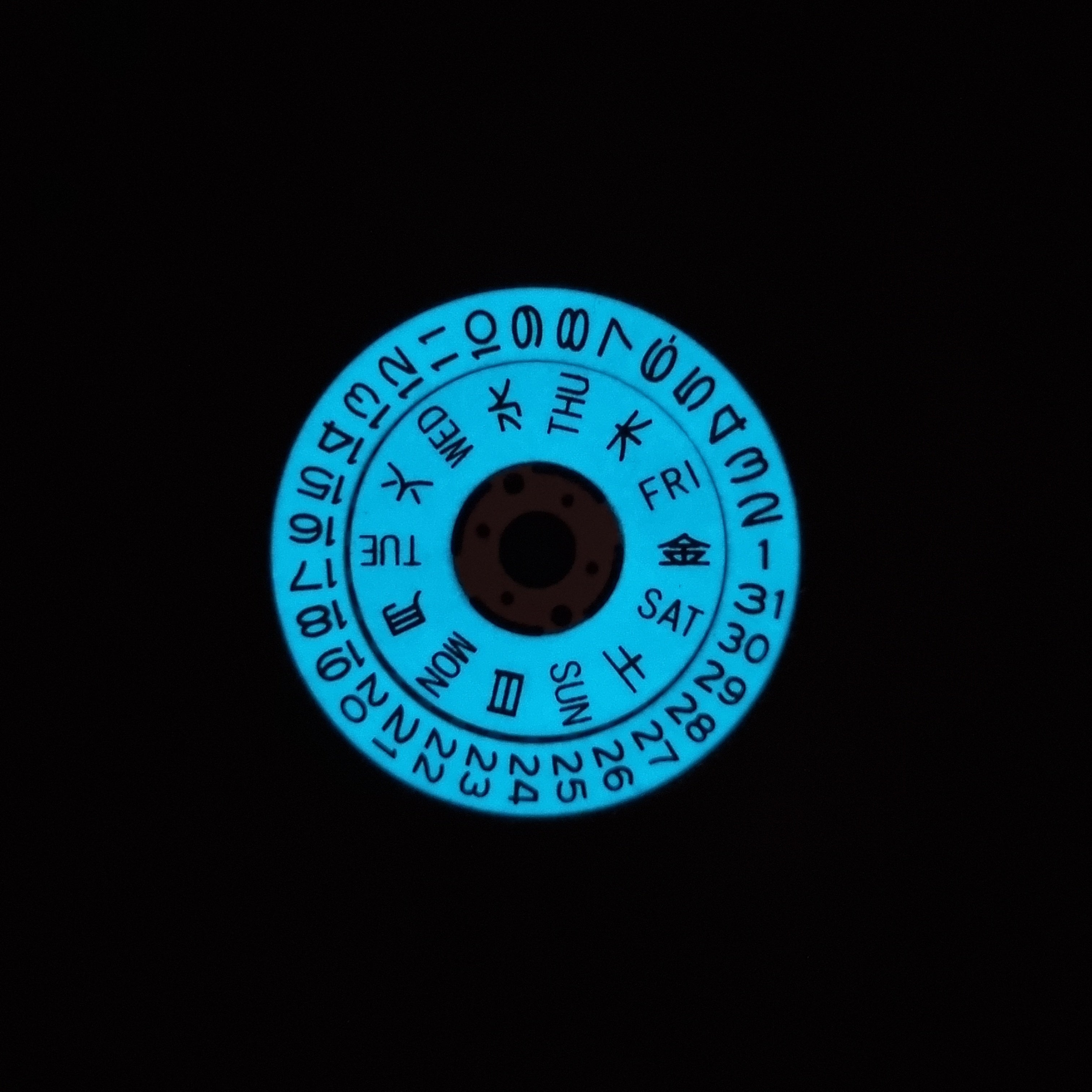 MVT038 NH36 Full Lume Day-Date Wheels in White with Green or Blue Lume with Kanji or Mandarin