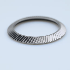 BEZ046 Diagonal Fluted Bezel - Matte Silver – Mod Mode Watches