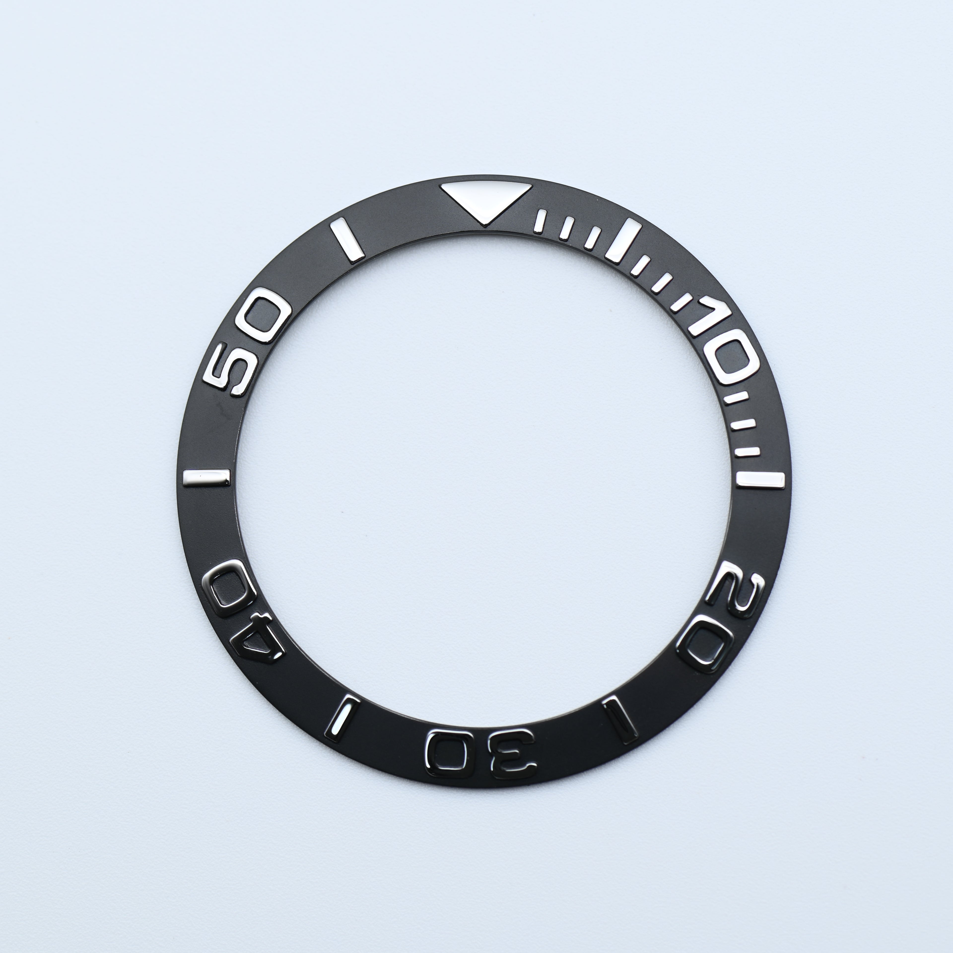 BZI001BKSI 38mm Black and Silver YM Style Sloped Insert