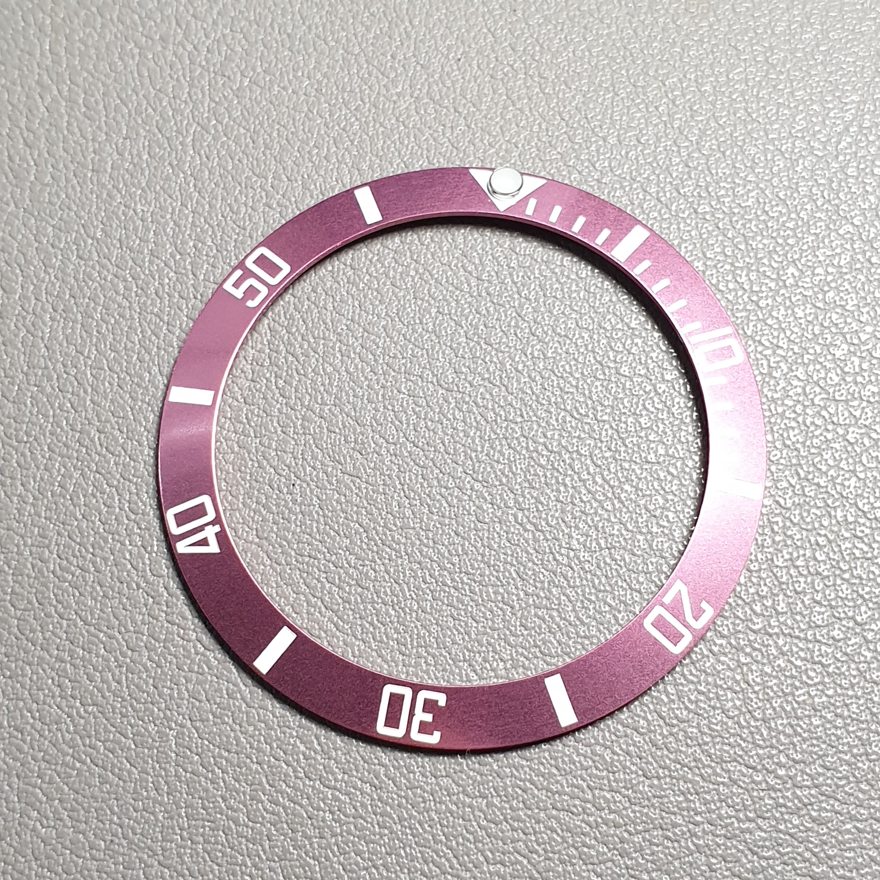 BZI006FU 38mm Fuchsia Sub Style Sloped Aluminium Insert