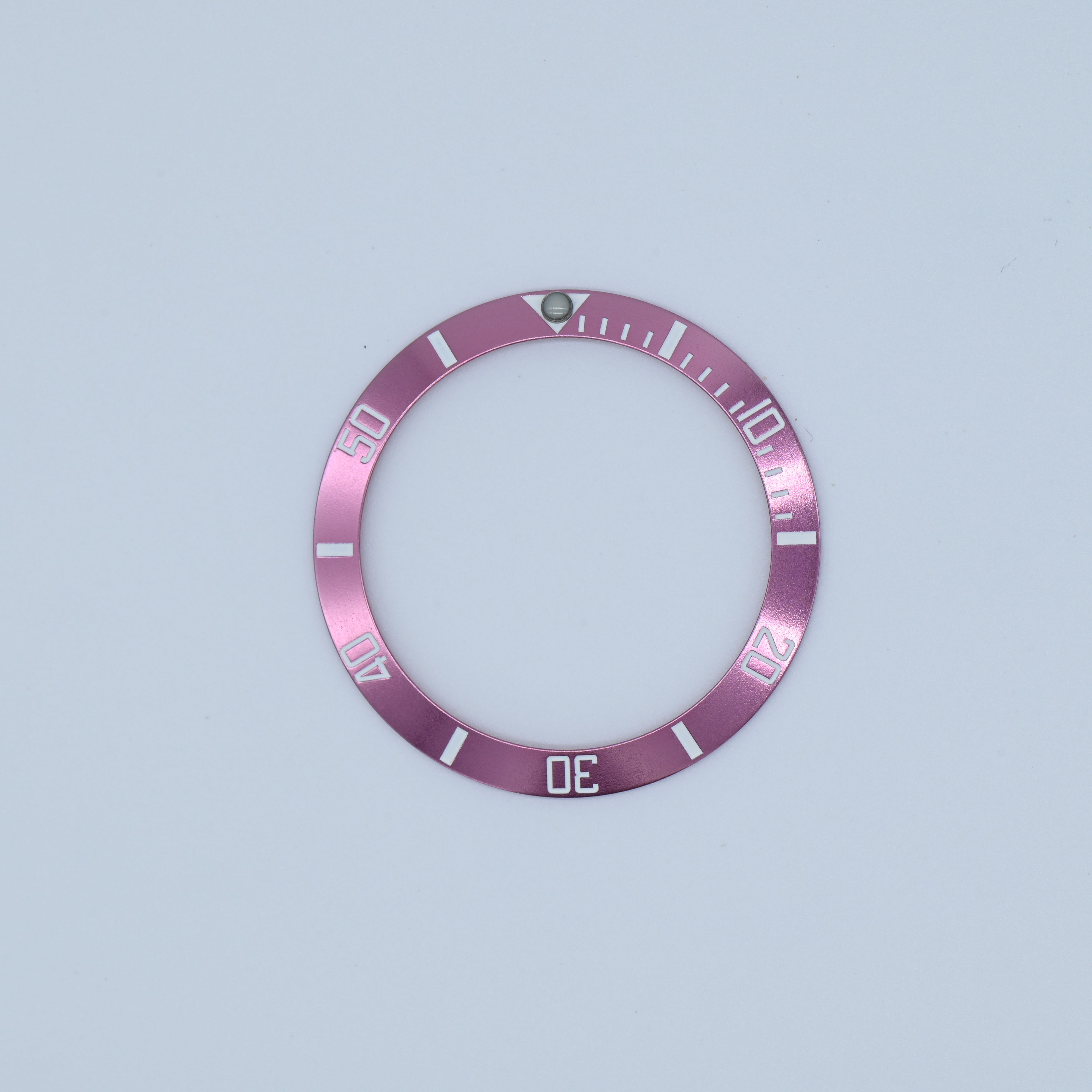 BZI006FU 38mm Fuchsia Sub Style Sloped Aluminium Insert