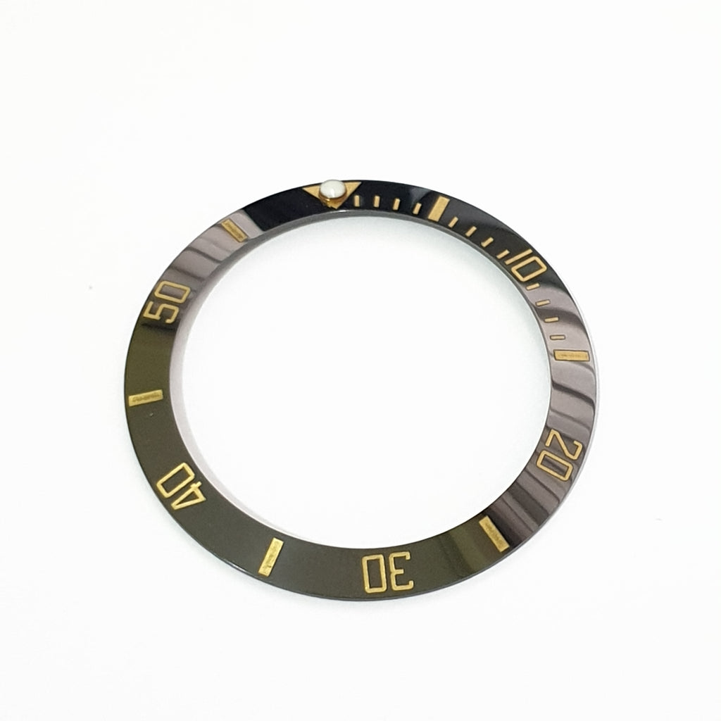 BZI008BKGD 38mm Black with Gold Text SUB Style Sloped Ceramic Insert