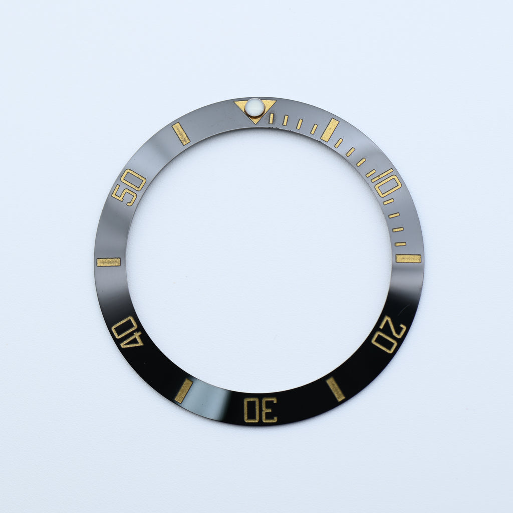 BZI008BKGD 38mm Black with Gold Text SUB Style Sloped Ceramic Insert