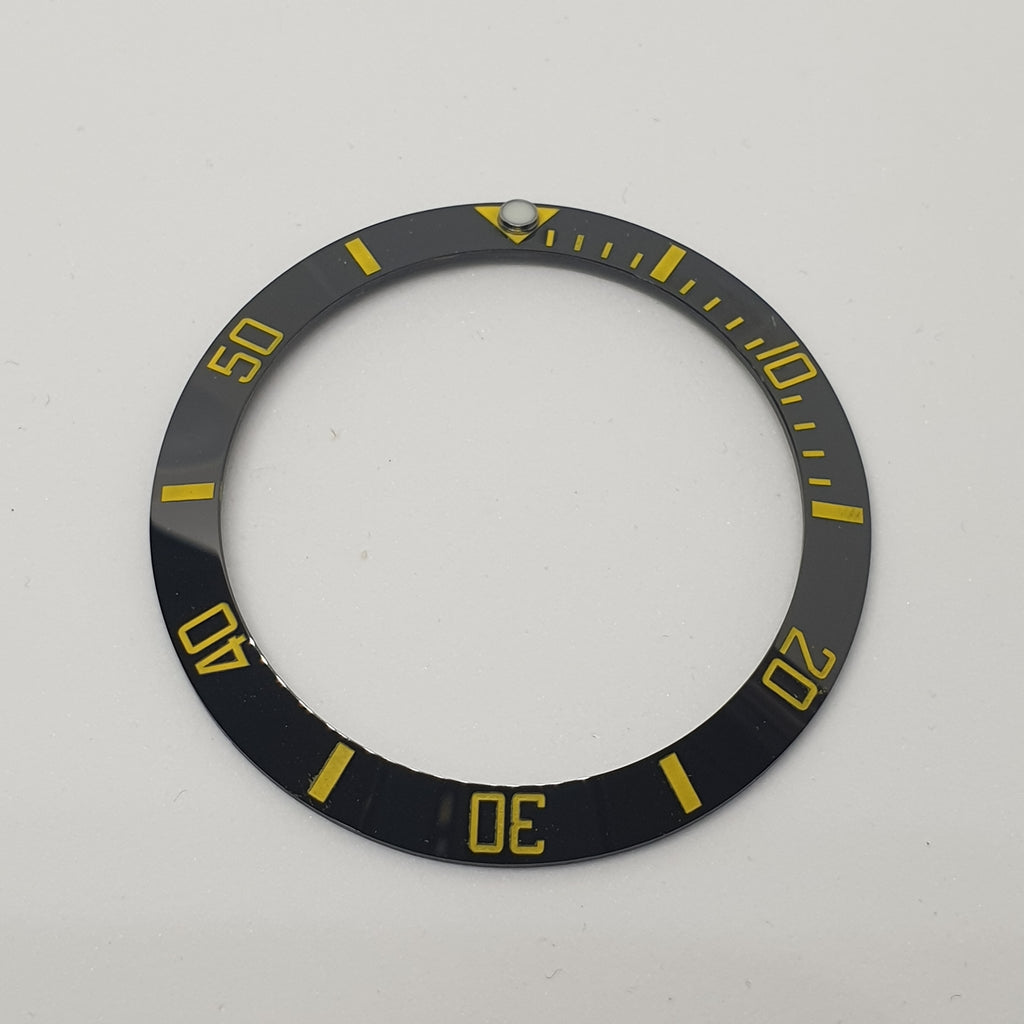 BZI008BKYE 38mm Black with Yellow Text SUB Style Sloped Ceramic Insert