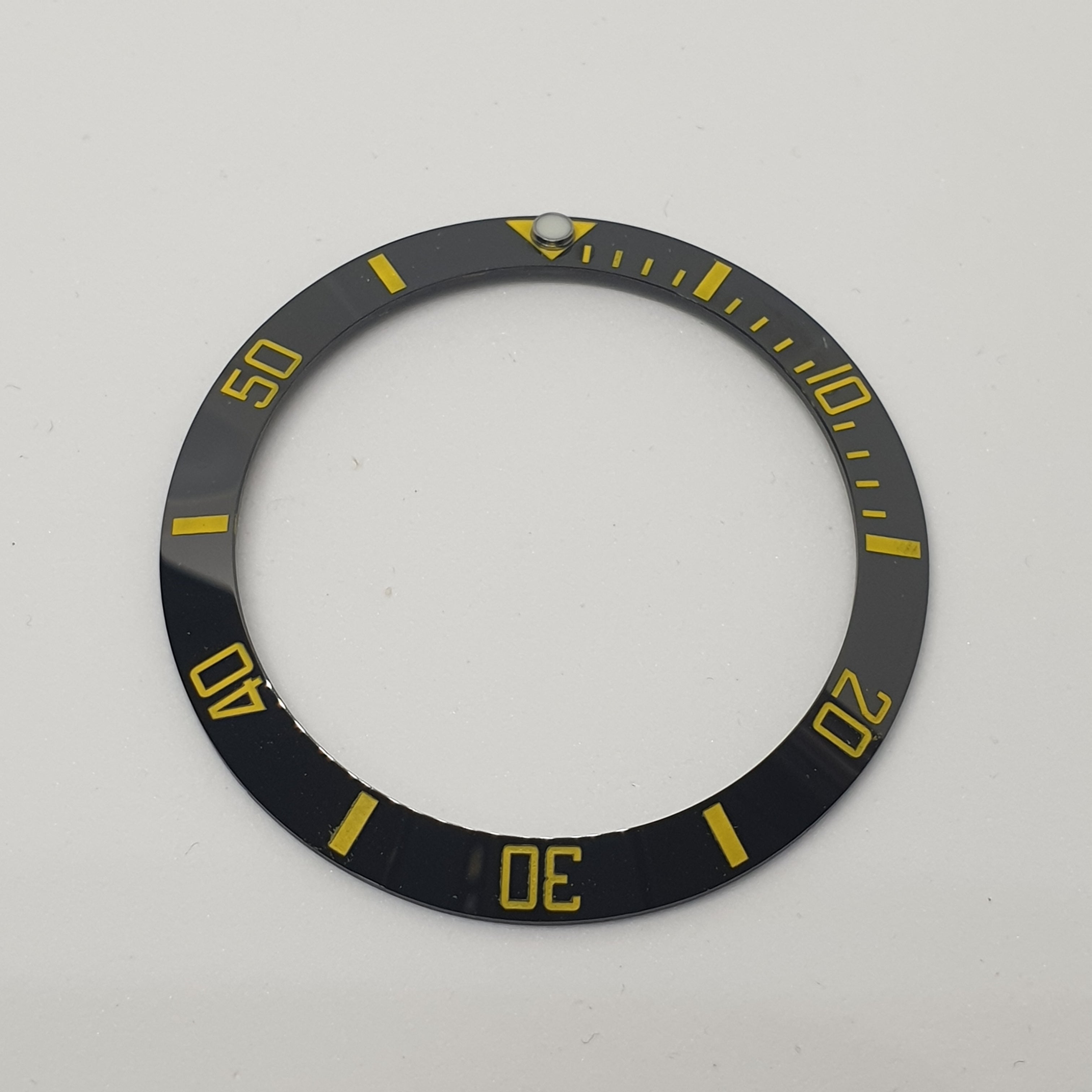 BZI008BKYE 38mm Black with Yellow Text SUB Style Sloped Ceramic Insert