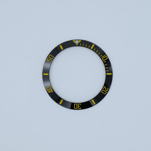 BZI008BKYE 38mm Black with Yellow Text SUB Style Sloped Ceramic Insert