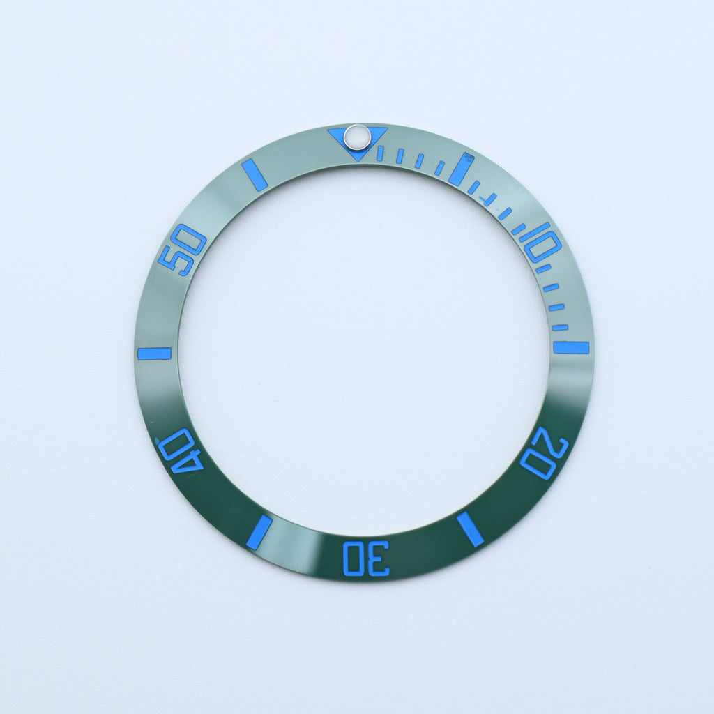 BZI008GRBL 38mm Green with Blue Text SUB Style Sloped Ceramic Insert