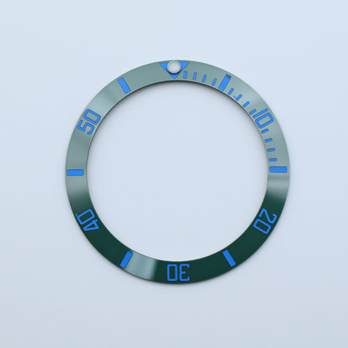 BZI008GRBL 38mm Green with Blue Text SUB Style Sloped Ceramic Insert