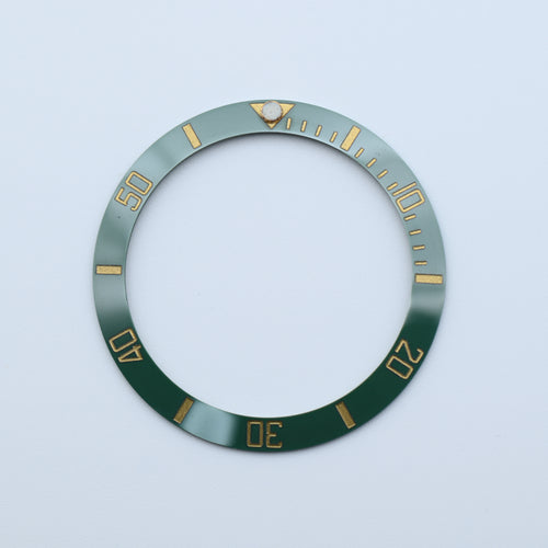 BZI008GRGD 38mm Green with Gold Text SUB Style Sloped Ceramic Insert