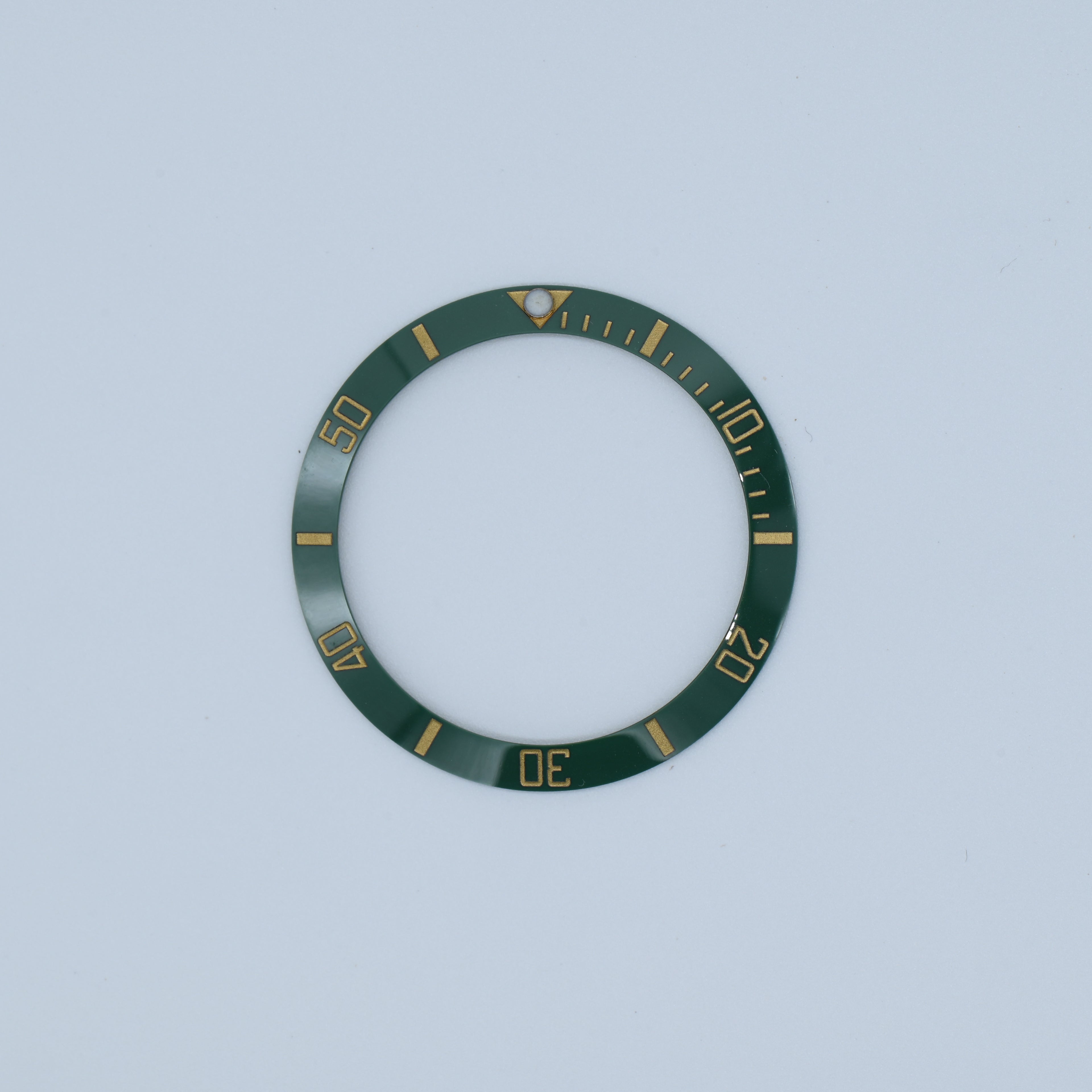 BZI008GRGD 38mm Green with Gold Text SUB Style Sloped Ceramic Insert