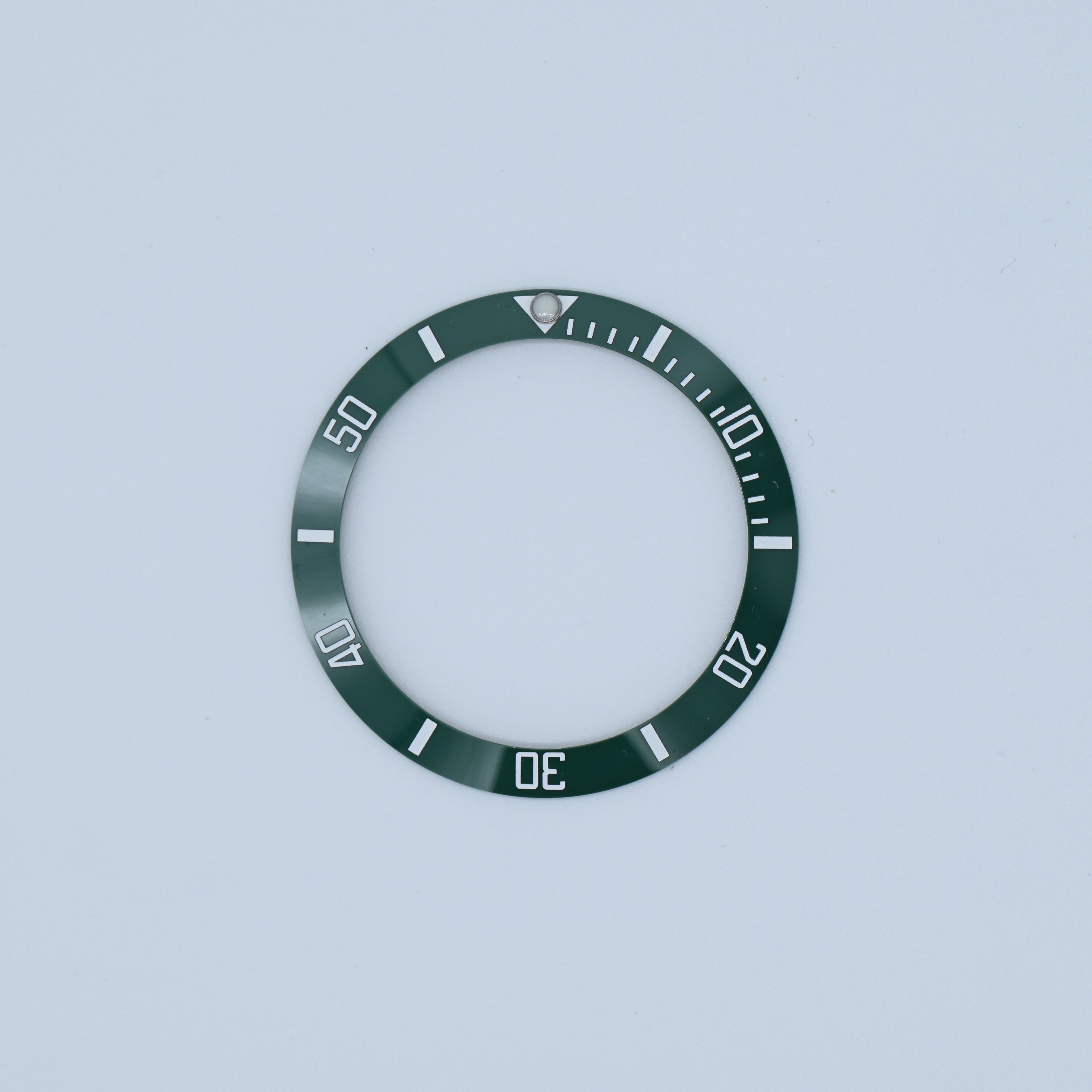 BZI008GRWH 38mm Green with White Text SUB Style Sloped Ceramic Insert