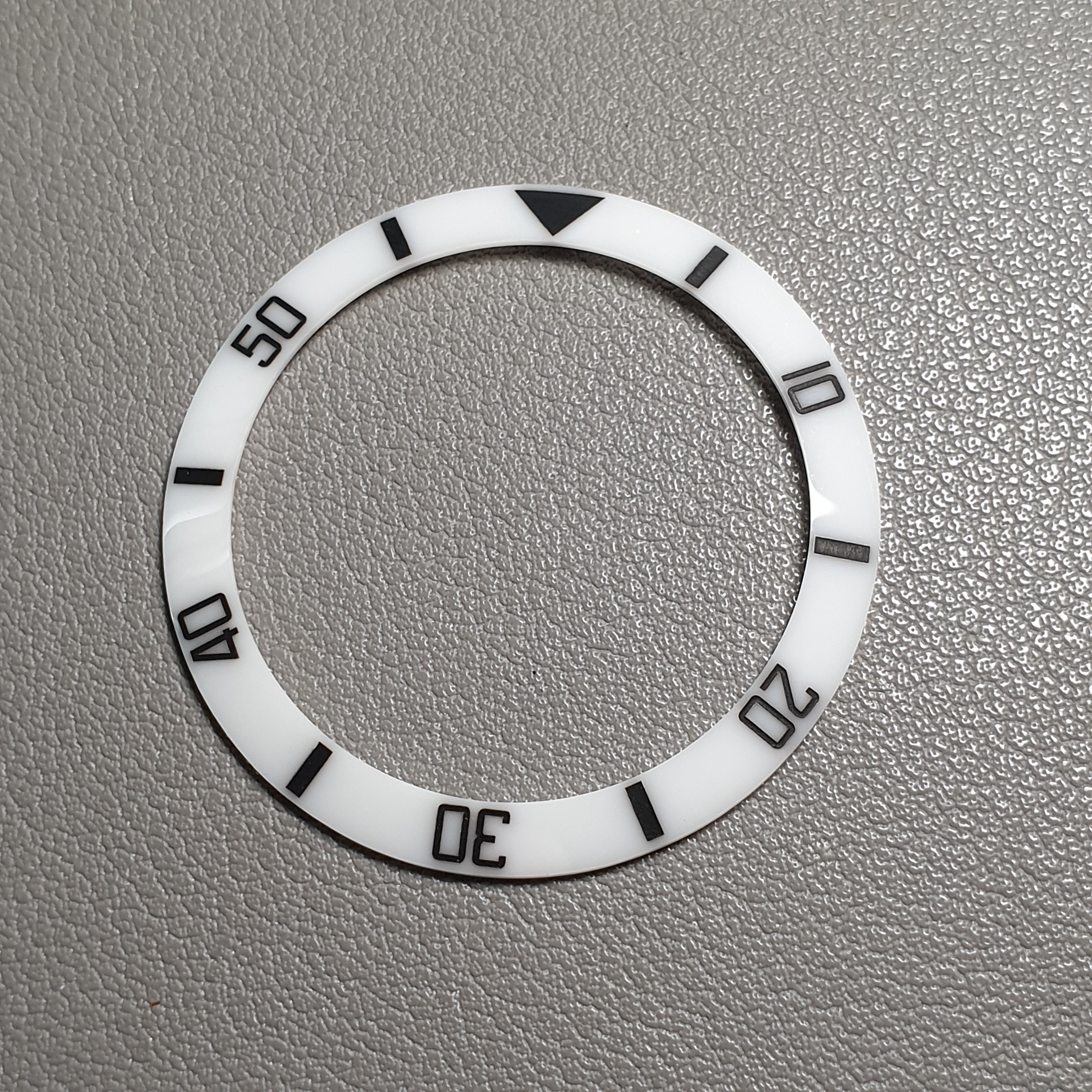 BZI008WHBK 38mm White with Black Text SUB Style Sloped Ceramic Insert