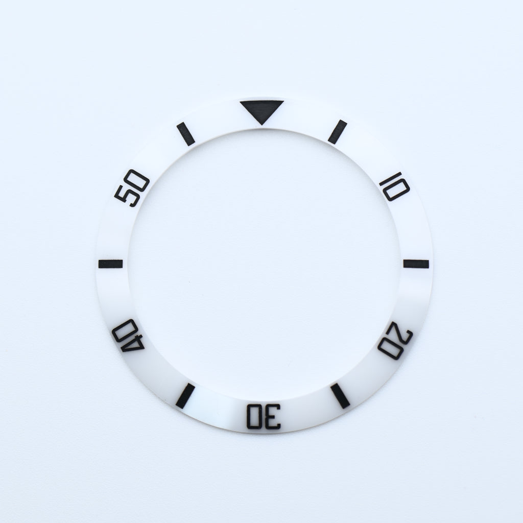 BZI008WHBK 38mm White with Black Text SUB Style Sloped Ceramic Insert