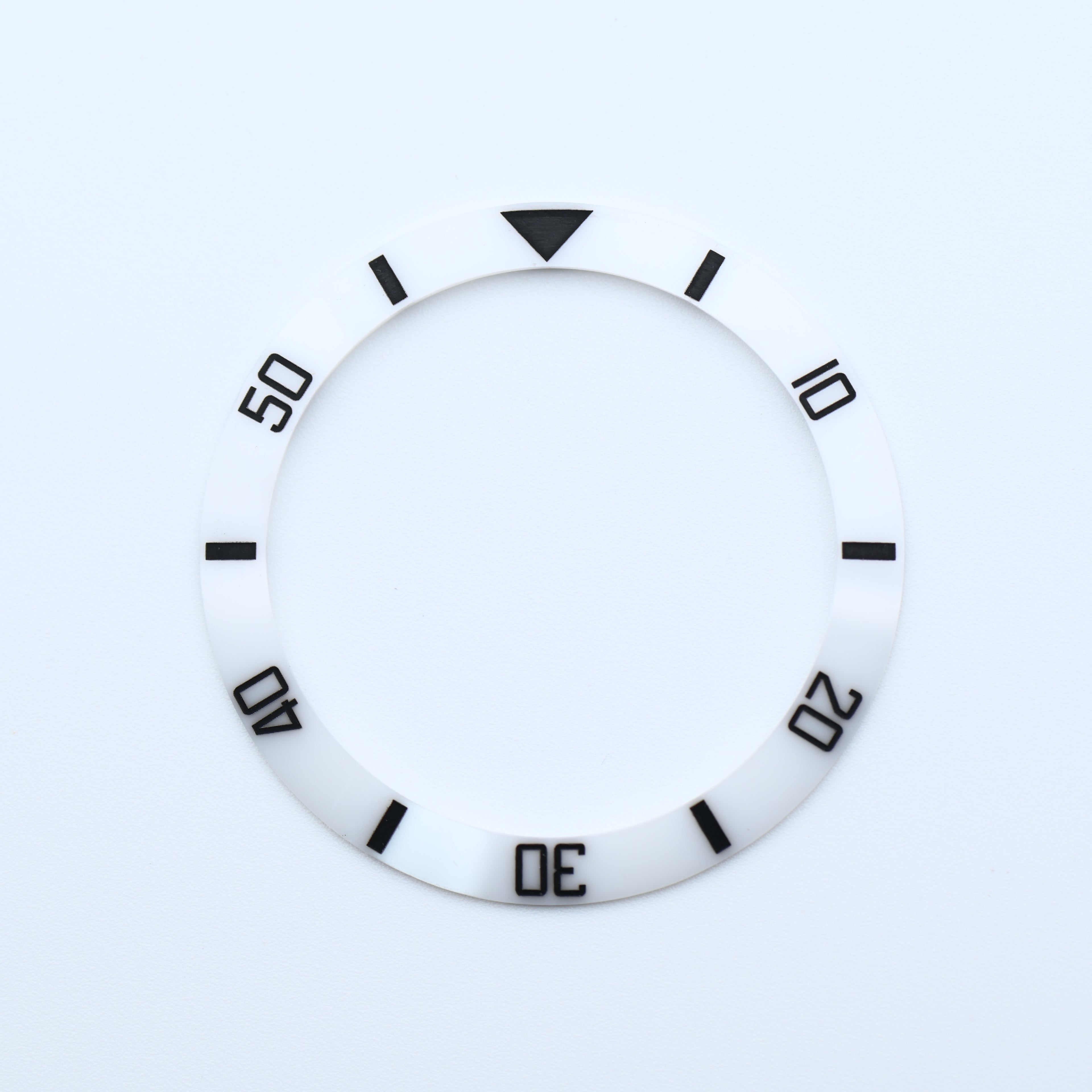 BZI008WHBK 38mm White with Black Text SUB Style Sloped Ceramic Insert