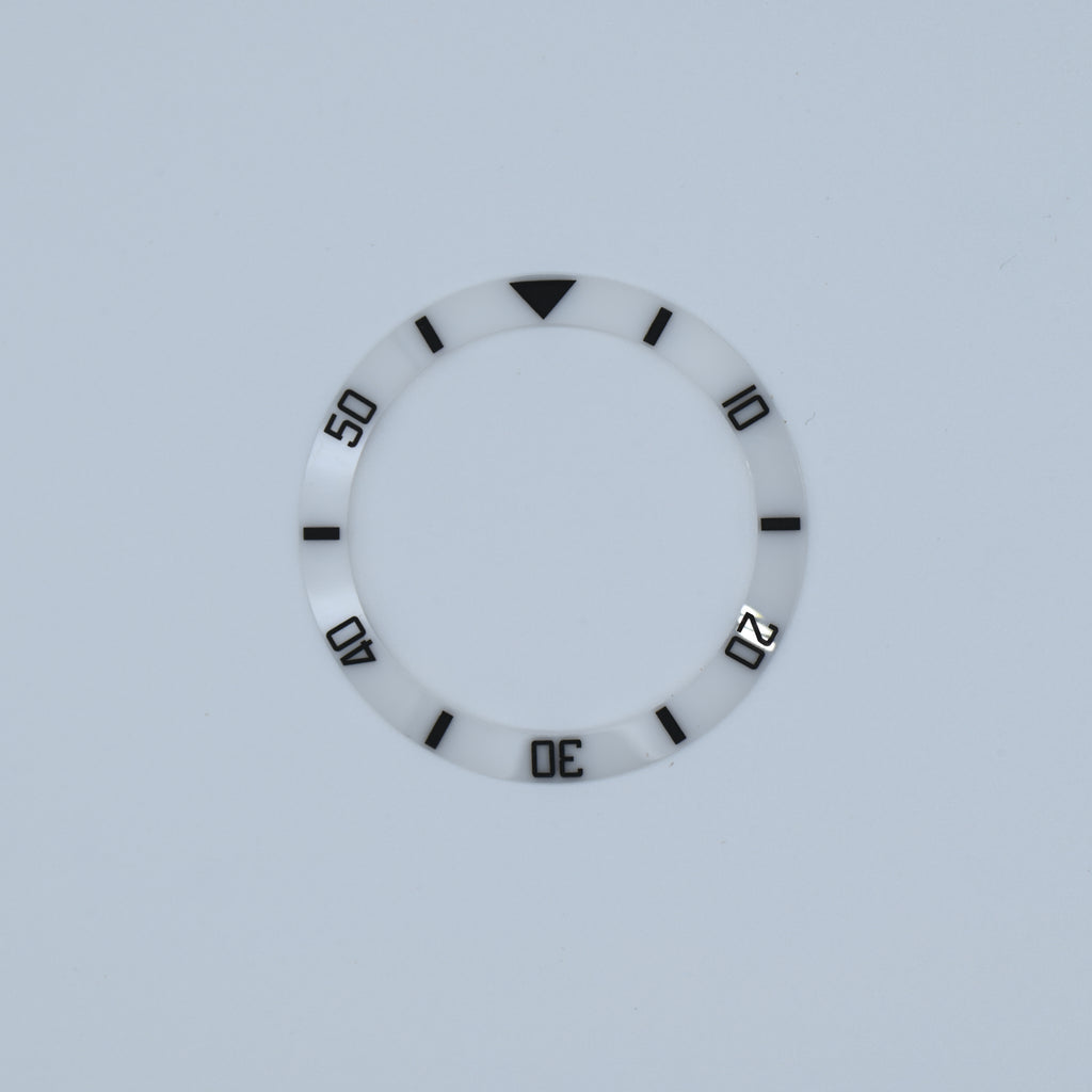 BZI008WHBK 38mm White with Black Text SUB Style Sloped Ceramic Insert