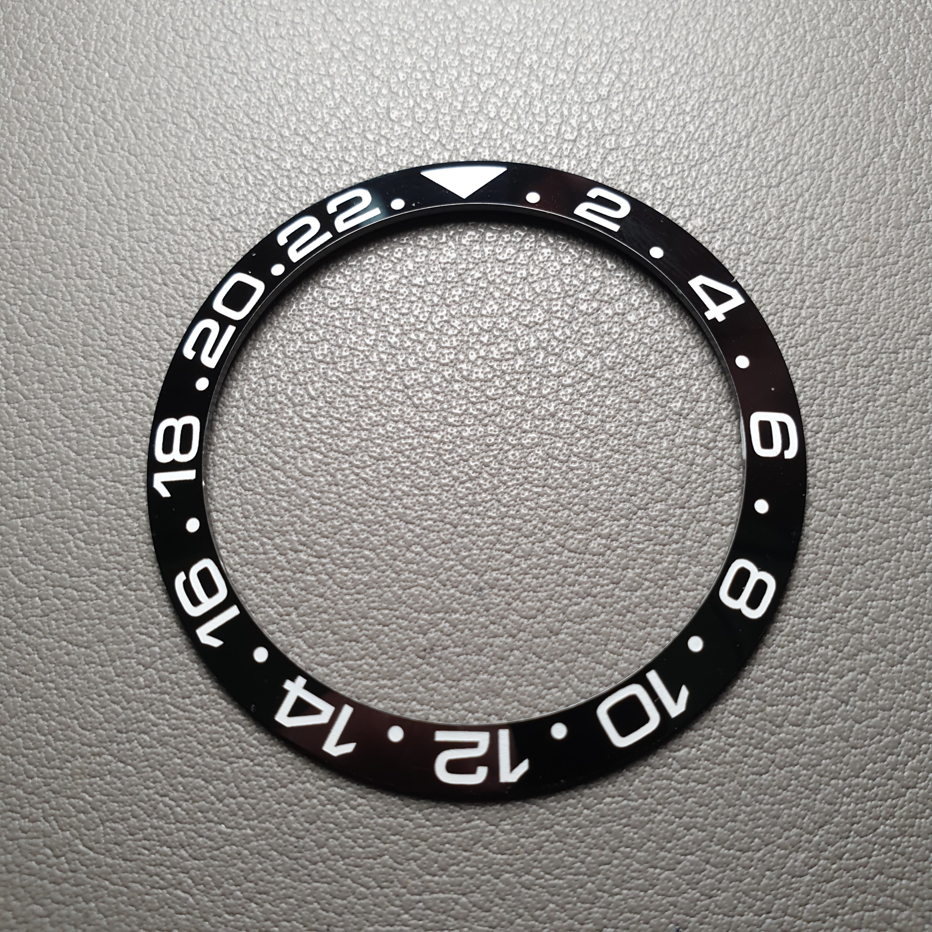 BZI009BKWH 38mm Black with White Text GMT Style Sloped Ceramic Insert