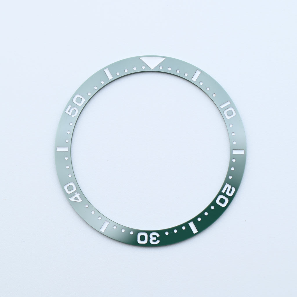 BZI016GRWH 38mm Green with White Text SKX Style Flat Ceramic Insert
