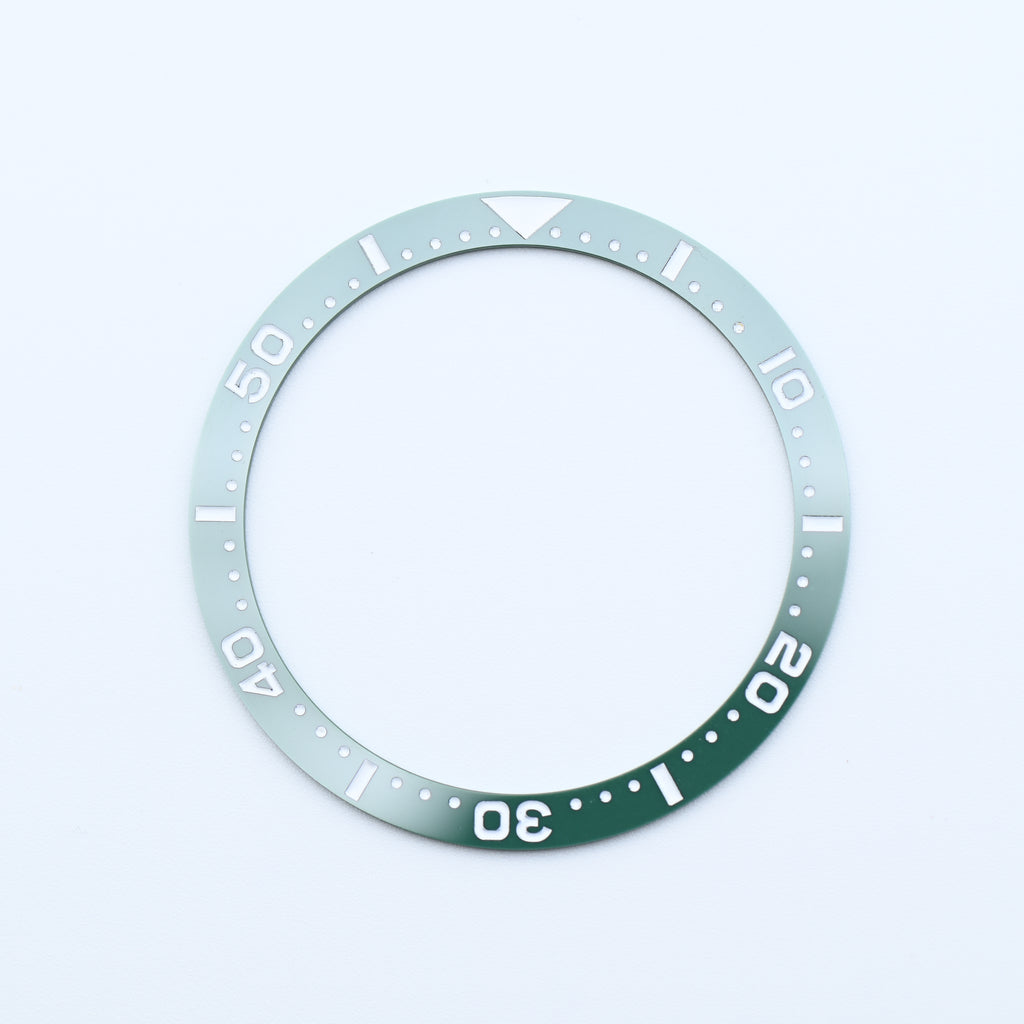 BZI016GRWH 38mm Green with White Text SKX Style Flat Ceramic Insert