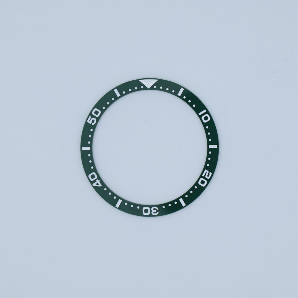 BZI016GRWH 38mm Green with White Text SKX Style Flat Ceramic Insert