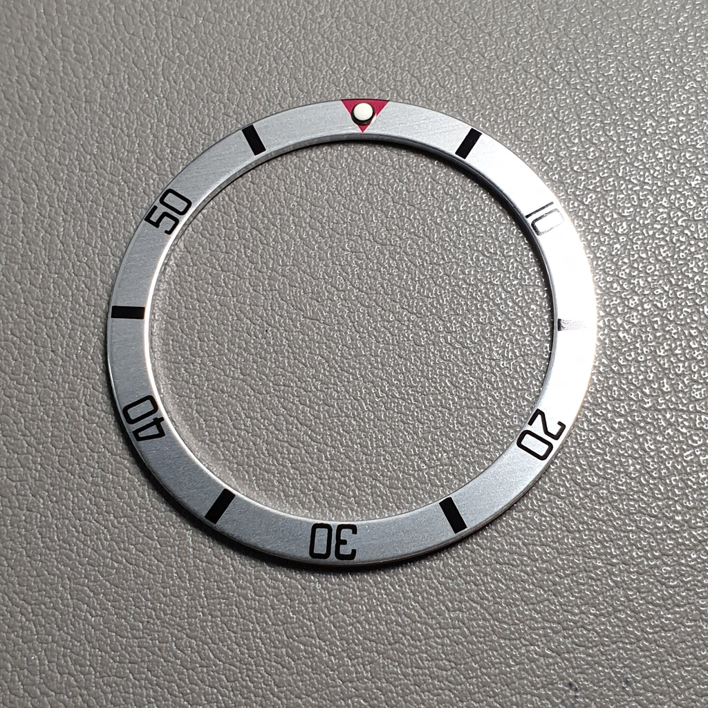 BZI018SI 38mm Red with Silver Text and Lume Pip Flat Anodised Aluminium Insert