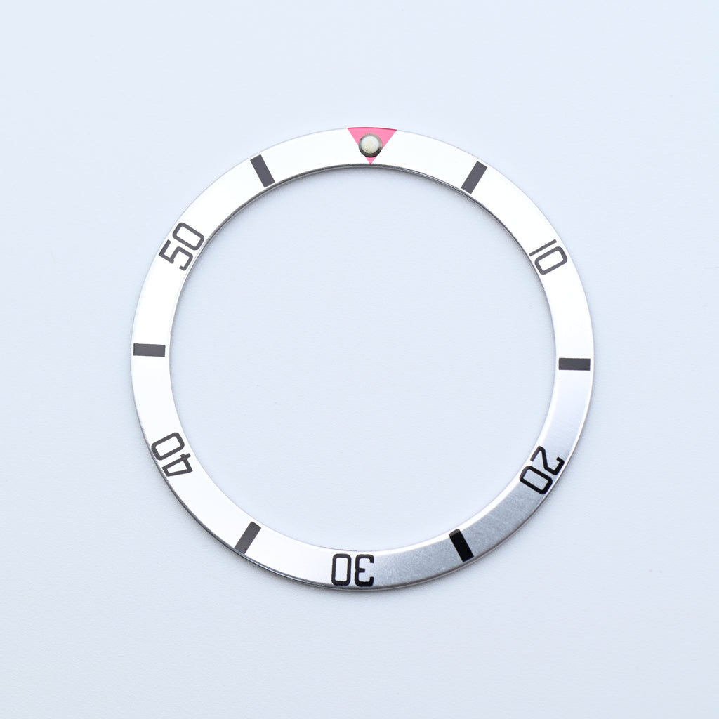 BZI018SI 38mm Red with Silver Text and Lume Pip Flat Anodised Aluminium Insert