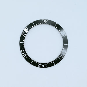 BZI022BKW 38mm Black With White Text SMP Style Sloped Ceramic Insert