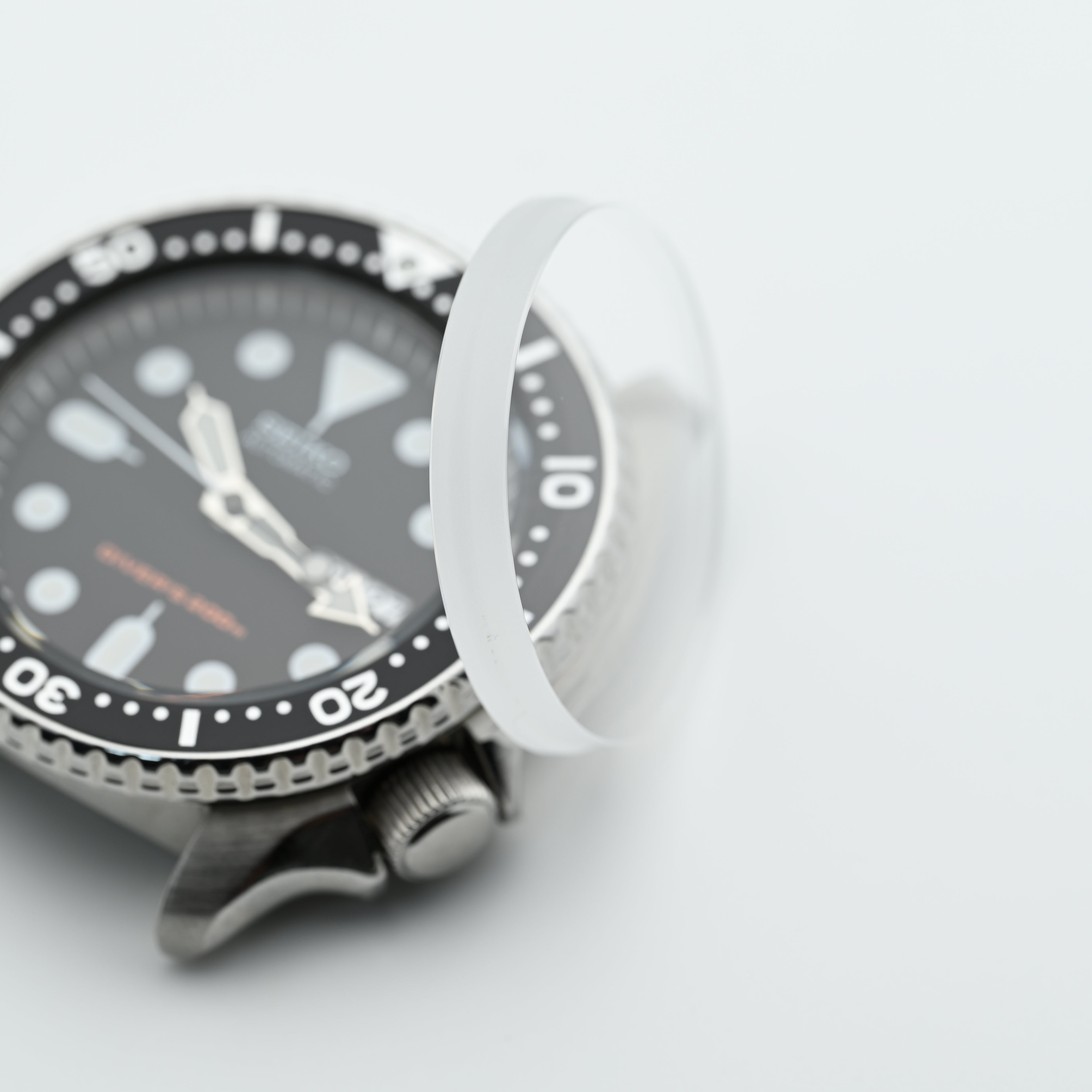CRS001 Double Domed Sapphire Crystal - No Bevelled Edge