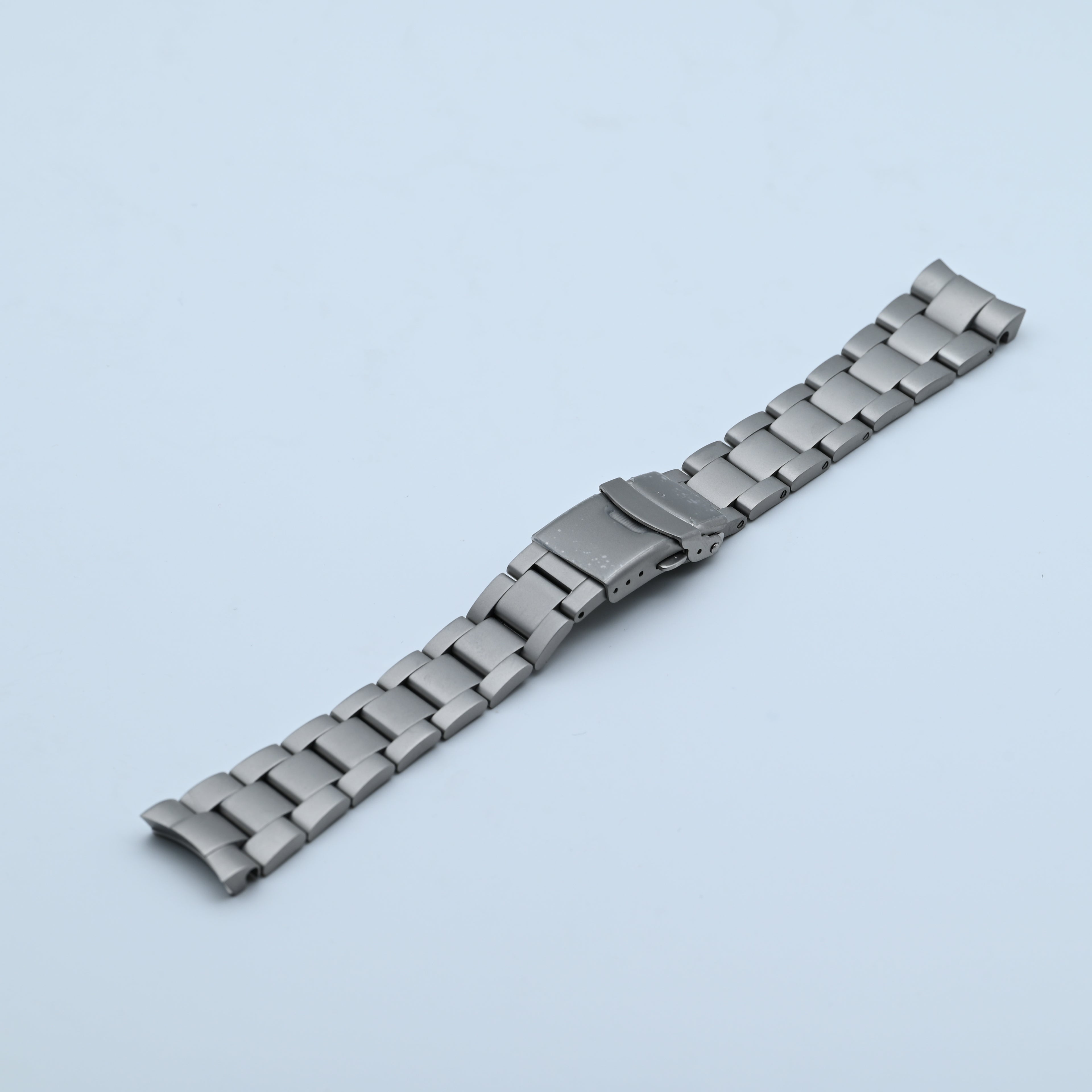 Solid End Link Bracelet for CAS010 Case Set