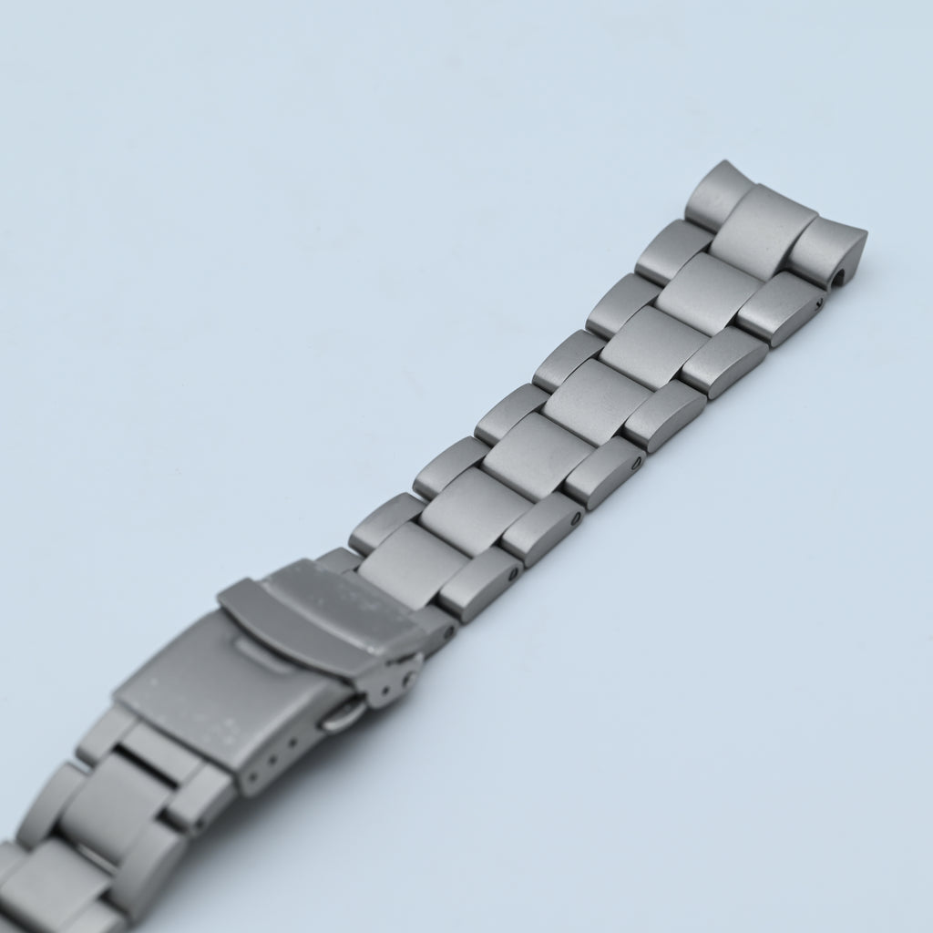 Solid End Link Bracelet for CAS010 Case Set