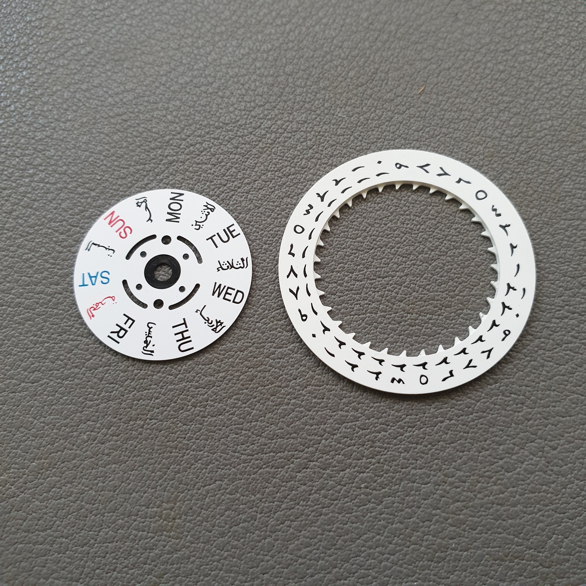 MVT016 NH36 Arabic Day Date Wheels for 3:00 Crown – Mod Mode Watches